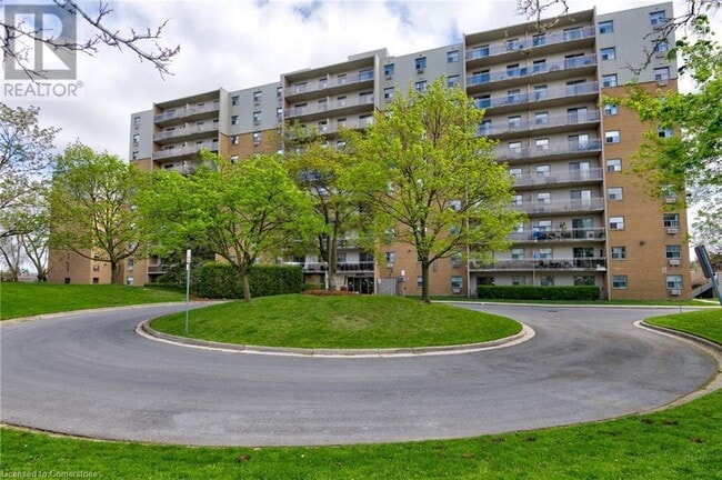 property at 931 Wonderland Rd S