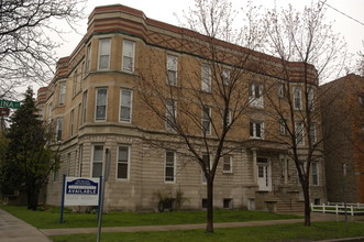 1712-1714 W Sunnyside Ave in Chicago, IL - Foto de edificio - Building Photo