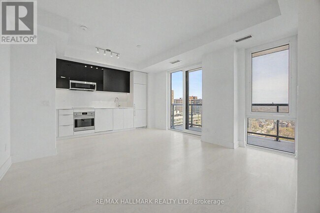 308 Jarvis St in Toronto, ON - Building Photo - Building Photo