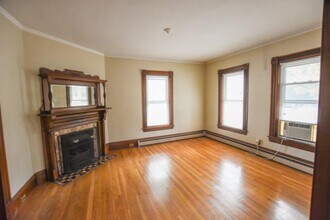 285 Milford St, Unit 1 in Manchester, NH - Building Photo - Building Photo