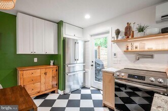 2444 S Oakland St in Arlington, VA - Building Photo - Building Photo