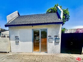 2911 W Florence Ave in Los Angeles, CA - Building Photo