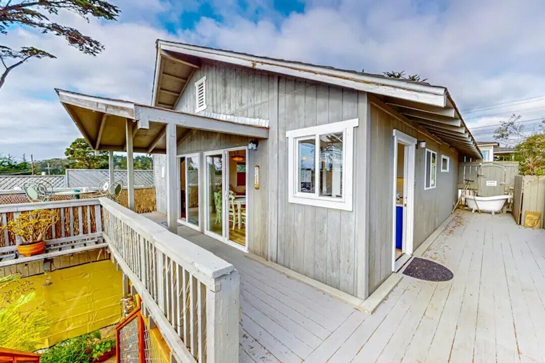 1350 Bodega Ave in Bodega Bay, CA - Foto de edificio