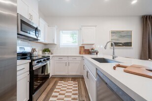 Villas on Van Buren in Tolleson, AZ - Building Photo