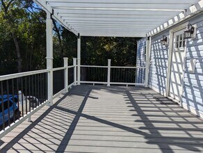 527 Savannah Hwy, Unit B - Upstairs in Charleston, SC - Building Photo - Building Photo