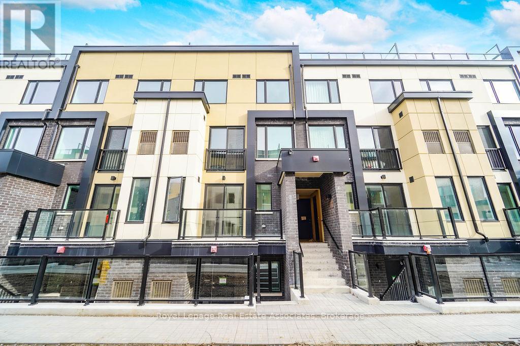 1650 Victoria Park Ave in Toronto, ON - Building Photo