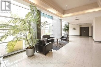 265 Enfield Pl in Mississauga, ON - Building Photo - Building Photo