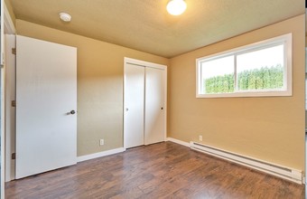 1148-1268 Kennedy St in Woodburn, OR - Building Photo - Interior Photo