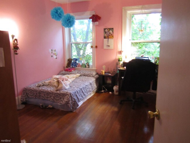 108 Winthrop Rd-Unit -Apt 1 in Brookline, MA - Building Photo - Building Photo