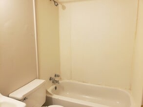 219 Nichol St, Unit A in Greenville, SC - Foto de edificio - Building Photo