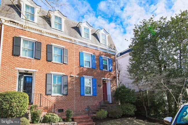 332 S Alfred St in Alexandria, VA - Building Photo - Building Photo