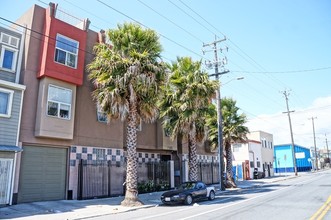 2335 Market St in Oakland, CA - Building Photo - Building Photo