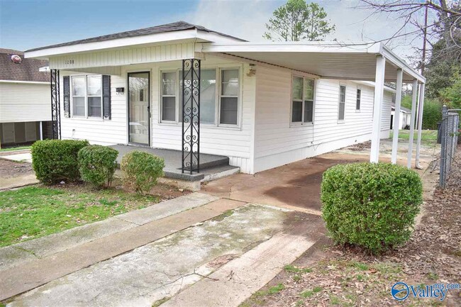 1208 College St SE in Decatur, AL - Building Photo - Building Photo