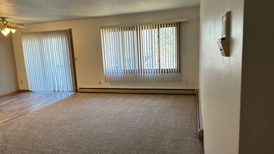 Pebble Creek Apartments - 5405 in Sioux Falls, SD - Building Photo - Interior Photo