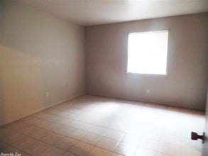 Phoenix Place in Little Rock, AR - Foto de edificio - Building Photo