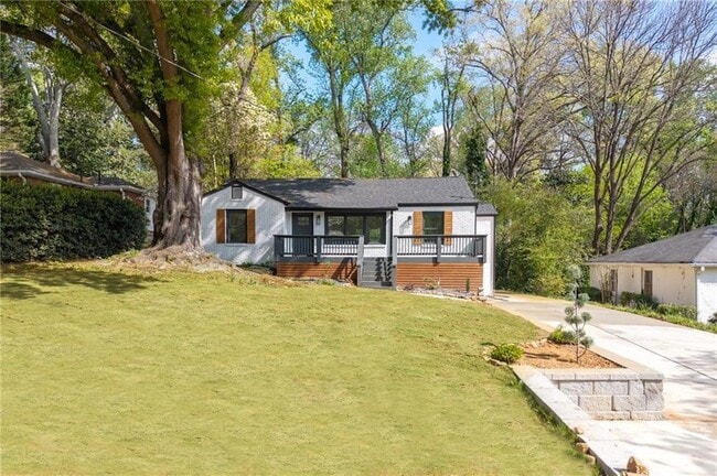 property at 1194 Clearview Dr NE