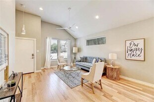 2001 Faro Dr in Austin, TX - Building Photo