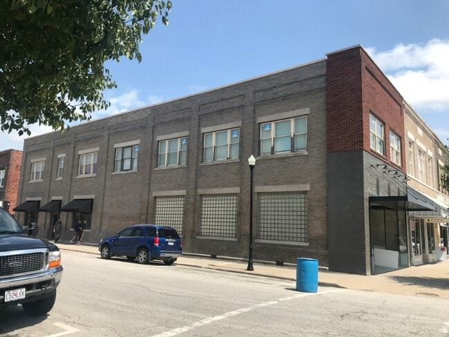 property at 204 N 4th St