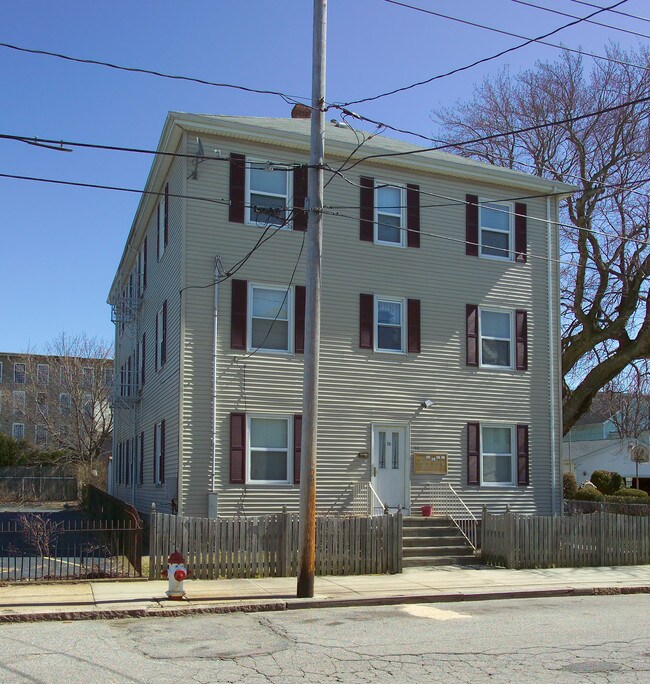 56 Tripp St in Fall River, MA - Building Photo - Building Photo