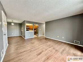 31 Voscek Ct in Trenton, NJ - Building Photo - Building Photo