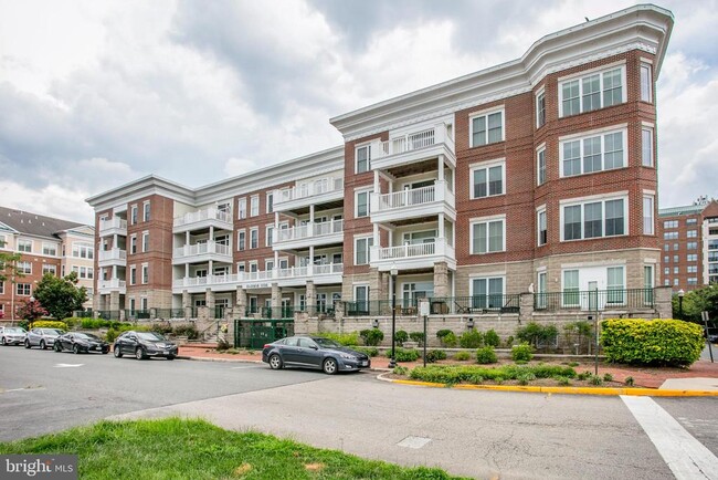 525 Belmont Bay Dr in Woodbridge, VA - Building Photo - Building Photo