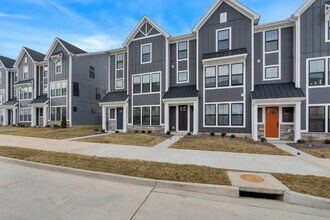 304 Indigo Ct in Chesterfield, MO - Building Photo - Building Photo