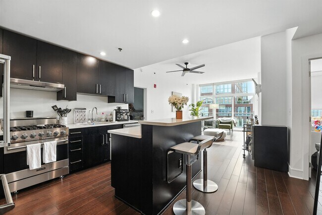 1100 Maxwell Ln in Hoboken, NJ - Building Photo - Building Photo