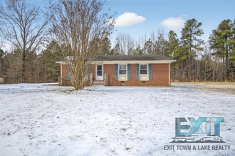 7513 Robinson Ferry Rd in White Plains, VA - Building Photo - Building Photo