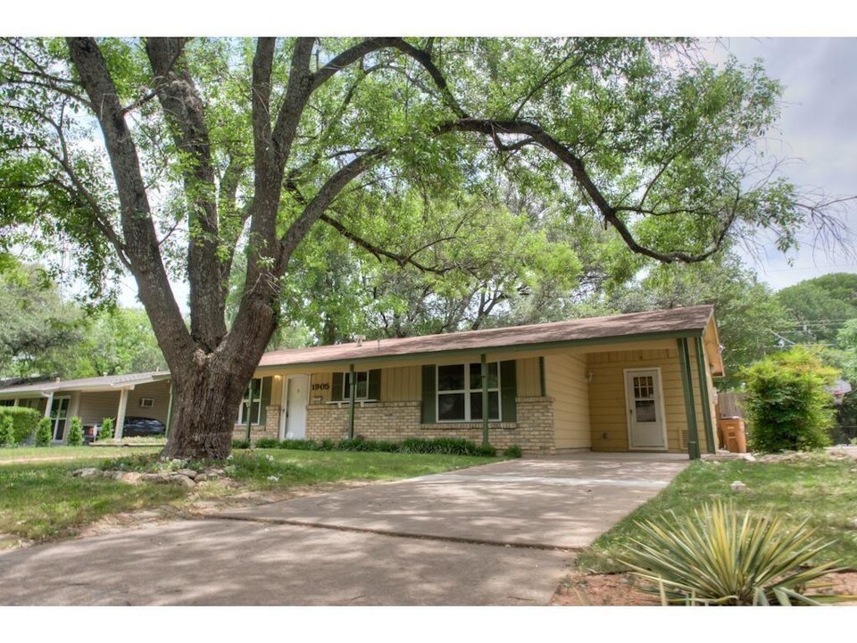 1905 Fair Oaks Dr in Austin, TX - Building Photo