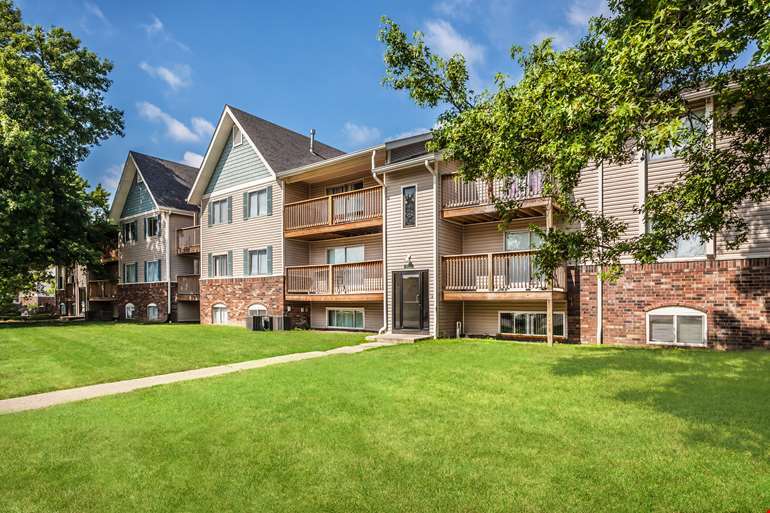 Warren Harbor Apartments in Indianapolis, IN - Foto de edificio
