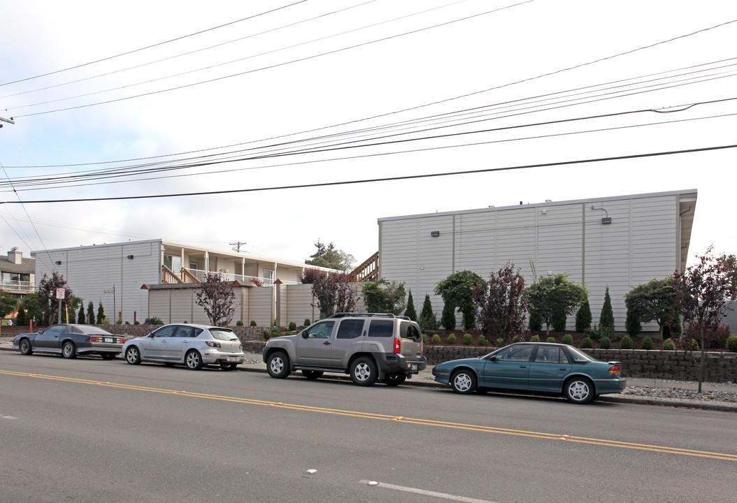 Executive Apartments in Tacoma, WA - Building Photo