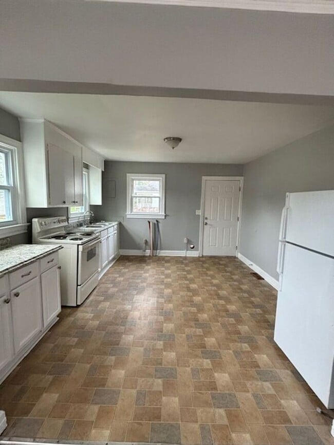 property at 521 Edgemont Ave