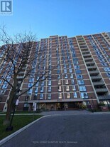 3170 Kirwin Ave in Mississauga, ON - Building Photo