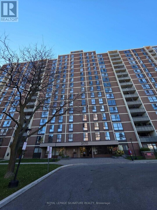 3170 Kirwin Ave in Mississauga, ON - Building Photo