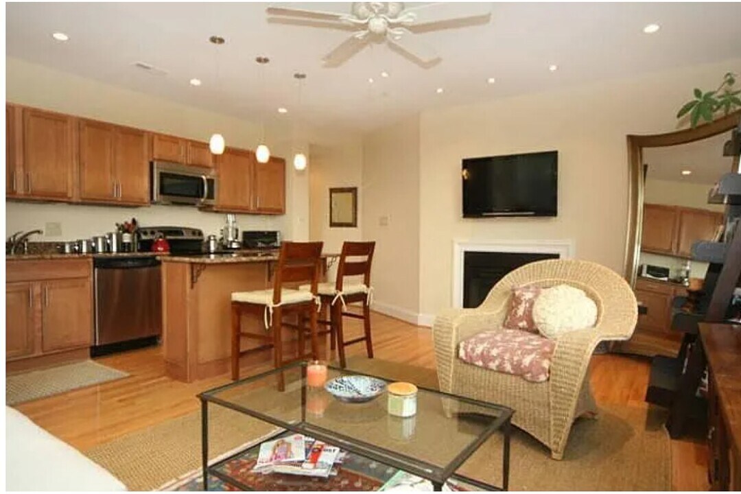 1916 17th St NW in Washington, DC - Building Photo