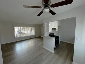 340 Normandie Ave in Los Angeles, CA - Building Photo - Building Photo