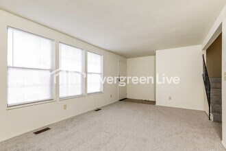 7699 Mt Hood in Huber Heights, OH - Building Photo - Building Photo