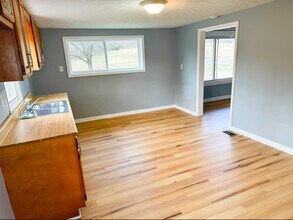 2866 W Blue Lick Rd in Shepherdsville, KY - Foto de edificio - Building Photo