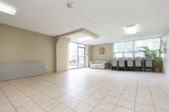 Shaughnessy Place in Toronto, ON - Building Photo - Interior Photo