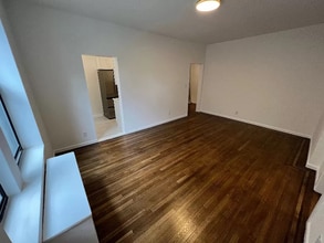 117-14 Union Tpke in Queens, NY - Building Photo - Building Photo