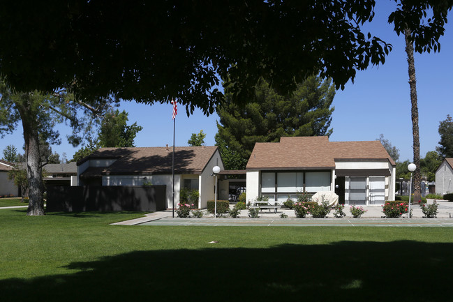 Villa Hemet in Hemet, CA - Foto de edificio - Building Photo