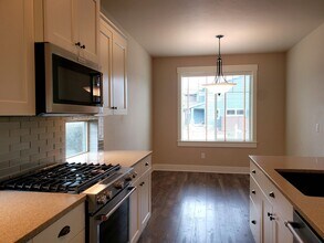 20863 Gateway Dr in Bend, OR - Building Photo - Building Photo