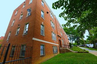 1418-1424 Somerset Pl NW in Washington, DC - Building Photo - Primary Photo