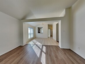 2803 Seastrand Ln in Dickinson, TX - Building Photo - Building Photo