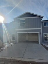 210 E Chestnut St in Windsor, CO - Building Photo - Building Photo