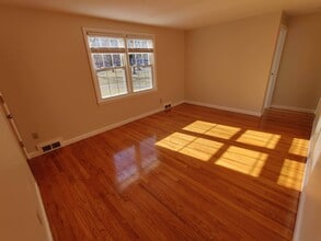 82 Mercury Ct, Unit L2 in West Springfield, MA - Building Photo - Building Photo