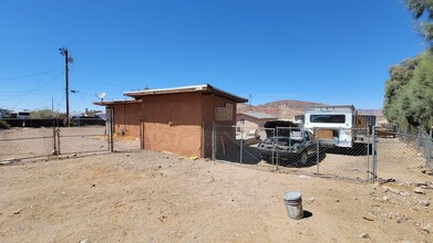 35308-35318 Santa Fe St in Daggett, CA - Building Photo - Building Photo