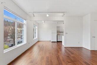 2275 NW Kearney St in Portland, OR - Building Photo - Building Photo