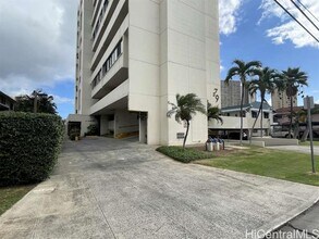 739 Hausten St in Honolulu, HI - Building Photo - Building Photo