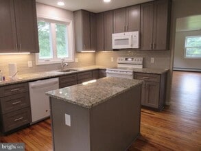 5666 Township Line Rd in Plumsteadville, PA - Building Photo - Building Photo